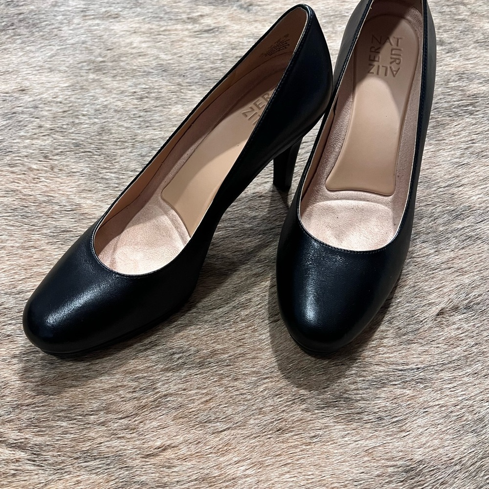 Naturalizer Classic Black Heels | Size 9 | Never Worn